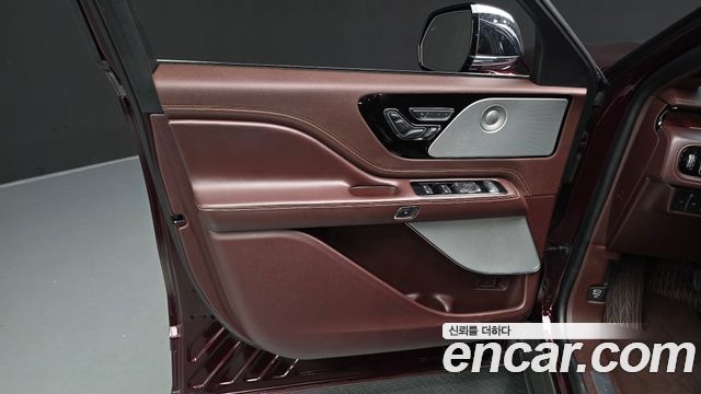 Lincoln Aviator (II) 3.0 Black Label AWD 2020 — фото 30