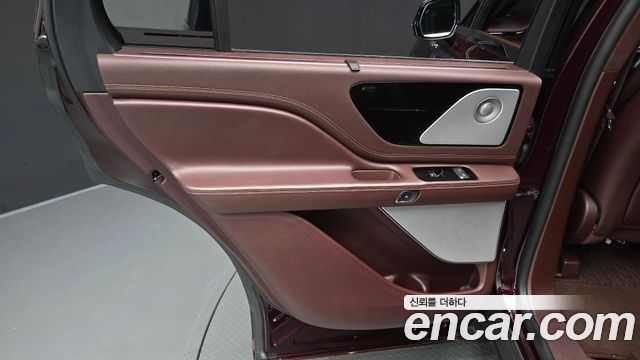 Lincoln Aviator (II) 3.0 Black Label AWD 2020 — фото 31
