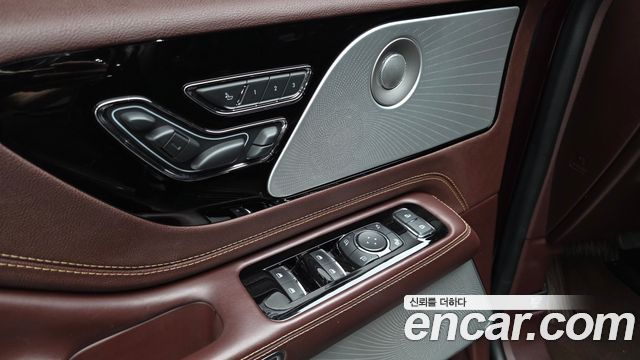 Lincoln Aviator (II) 3.0 Black Label AWD 2020 — фото 39