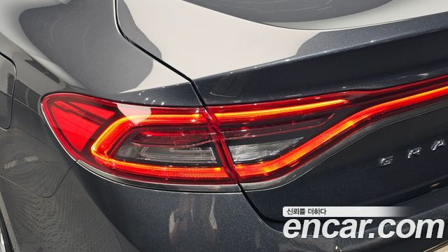 Hyundai Grandeur (IG) 2.4 Premium 2019 — фото 23