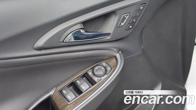 Chevrolet Malibu 2.0 Turbo Premier Special 2022 — фото 19