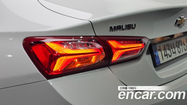 Chevrolet Malibu 2.0 Turbo Premier Special 2022 — фото 23