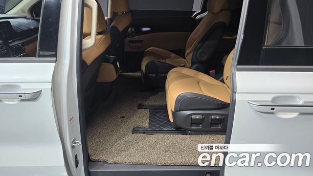 Kia Carnival (IV) Gasoline 7-Seater Signature 2023 — фото 12