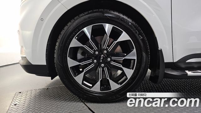 Kia Carnival (IV) Diesel 7-Seater Signature 2023 — фото 5