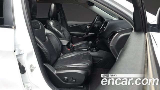 Jeep Cherokee (KL) 2.4 Limited AWD 2020 — фото 11