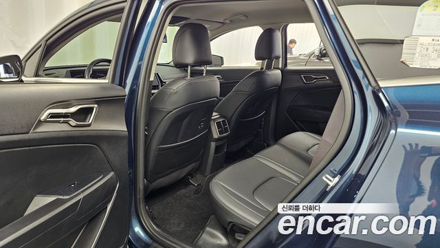 Kia Sportage (V) Diesel 2.0 2WD Prestige 2024 — фото 12