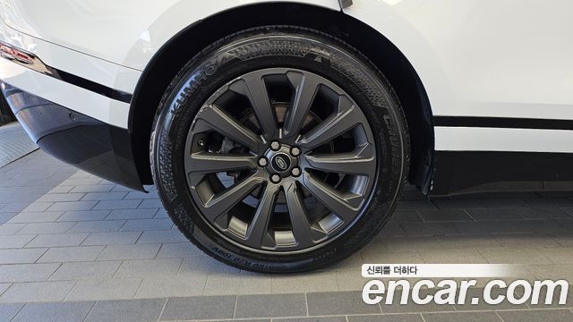 Land Rover Range Rover Velar 3.0 D300 R-Dynamic SE 2019 — фото 5