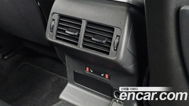 Land Rover Range Rover Velar 3.0 D300 R-Dynamic SE 2019 — фото 18