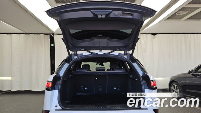 Land Rover Range Rover Velar 3.0 D300 R-Dynamic SE 2019 — фото 20