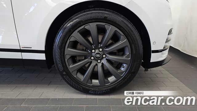 Land Rover Range Rover Velar 3.0 D300 R-Dynamic SE 2019 — фото 21