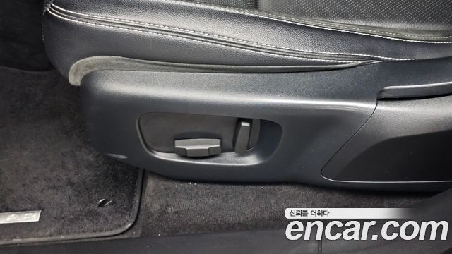 Land Rover Range Rover Velar 3.0 D300 R-Dynamic SE 2019 — фото 26