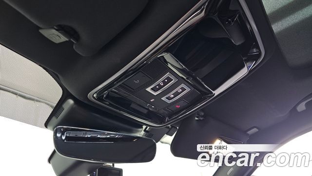 Land Rover Range Rover Velar 3.0 D300 R-Dynamic SE 2019 — фото 28