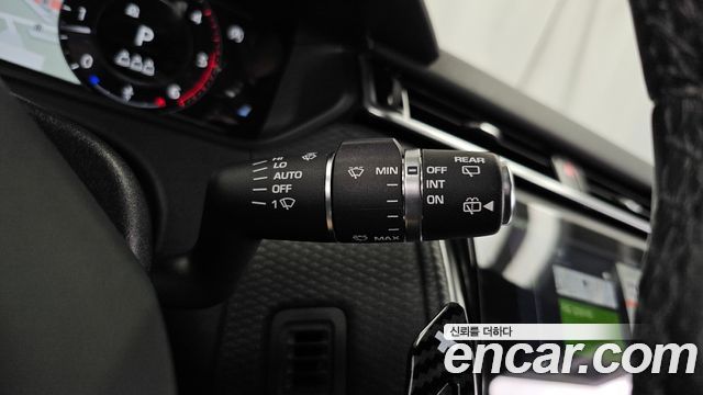 Land Rover Range Rover Velar 3.0 D300 R-Dynamic SE 2019 — фото 30
