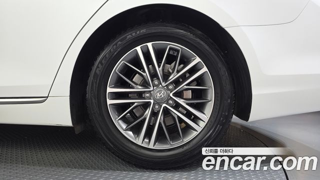 Hyundai Grandeur (IG) 2.4 Premium 2019 — фото 21