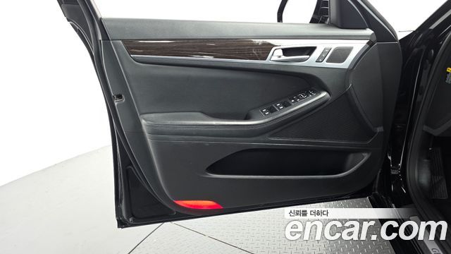 Genesis G80 3.3 GDI Luxury 2017 — фото 24