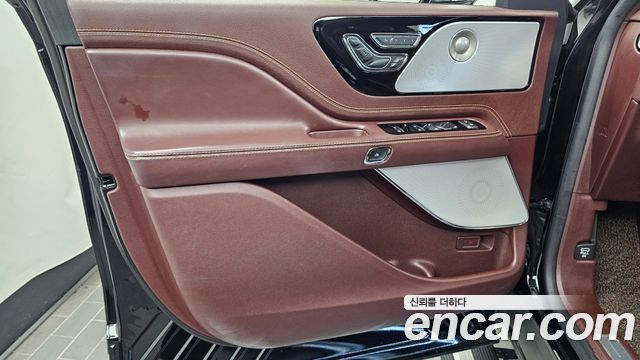 Lincoln Aviator (II) 3.0 Black Label AWD 2021 — фото 24