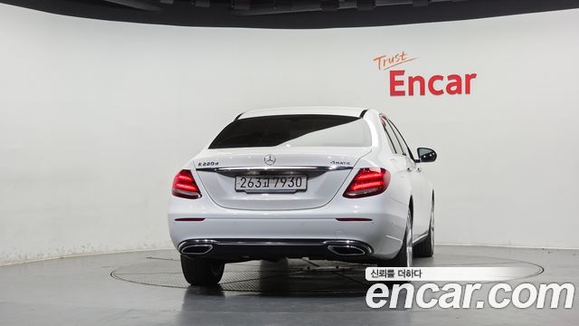 Mercedes-Benz E-Class (W213) E220d 4MATIC Exclusive 2019 — фото 4