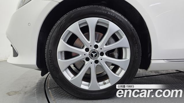 Mercedes-Benz E-Class (W213) E220d 4MATIC Exclusive 2019 — фото 5