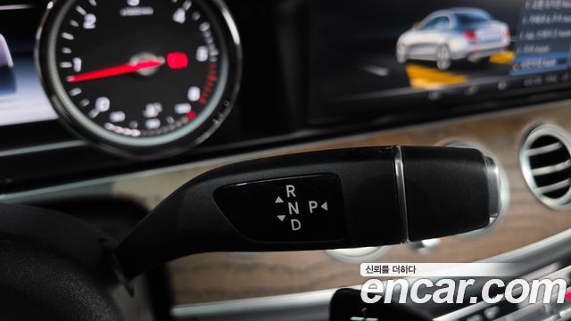 Mercedes-Benz E-Class (W213) E220d 4MATIC Exclusive 2019 — фото 9