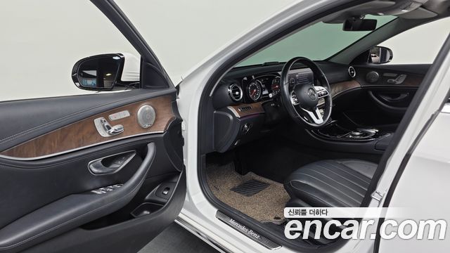 Mercedes-Benz E-Class (W213) E220d 4MATIC Exclusive 2019 — фото 10