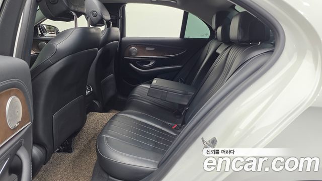 Mercedes-Benz E-Class (W213) E220d 4MATIC Exclusive 2019 — фото 16