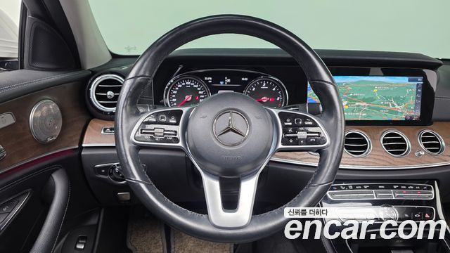 Mercedes-Benz E-Class (W213) E220d 4MATIC Exclusive 2019 — фото 17