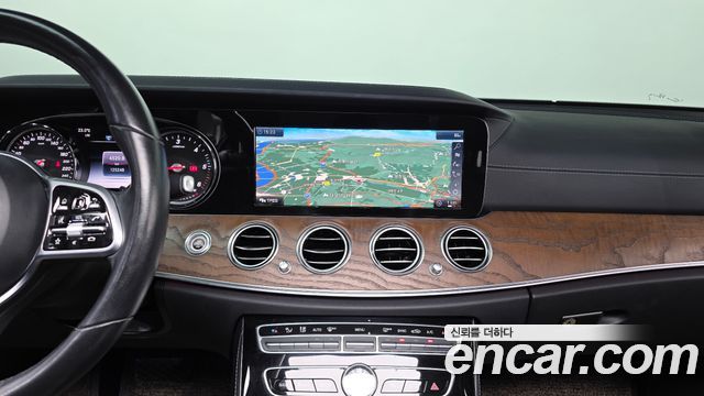 Mercedes-Benz E-Class (W213) E220d 4MATIC Exclusive 2019 — фото 18