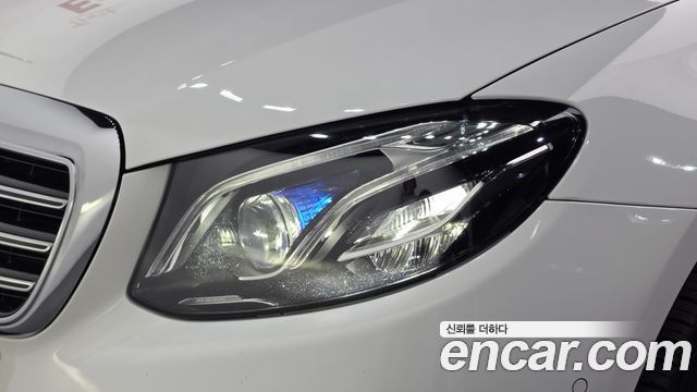 Mercedes-Benz E-Class (W213) E220d 4MATIC Exclusive 2019 — фото 28
