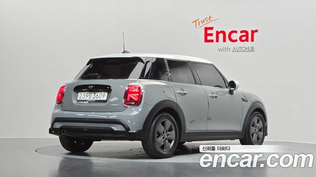 MINI Cooper 5Door Classic Third Generation 2022 — фото 2