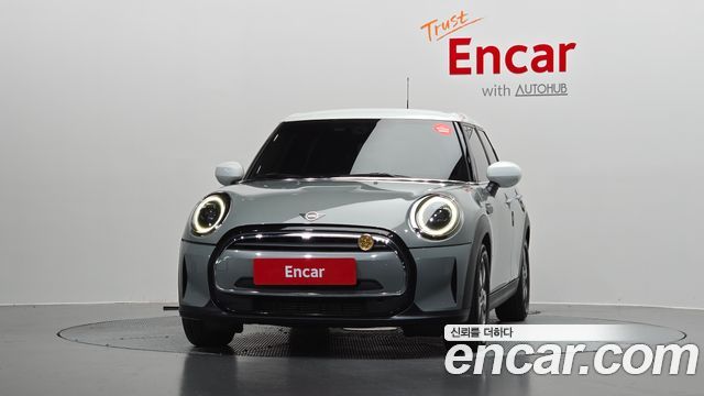 MINI Cooper 5Door Classic Third Generation 2022 — фото 3