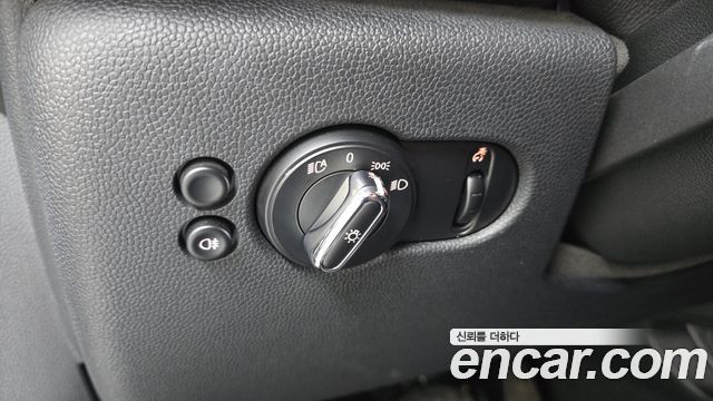 MINI Cooper 5Door Classic Third Generation 2022 — фото 20