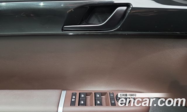Hyundai Grandeur (GN7) 2,5 Gasoline 2WD Premium 2023 — фото 19