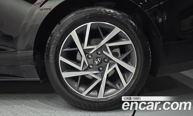 Hyundai Grandeur (GN7) 2,5 Gasoline 2WD Premium 2023 — фото 21
