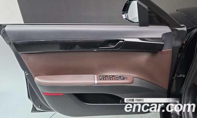 Hyundai Grandeur (GN7) 2,5 Gasoline 2WD Premium 2023 — фото 24