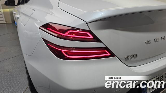 Genesis G70 Gasoline 2.0T 4WD 2022 — фото 23