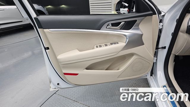 Genesis G70 Gasoline 2.0T 4WD 2022 — фото 24