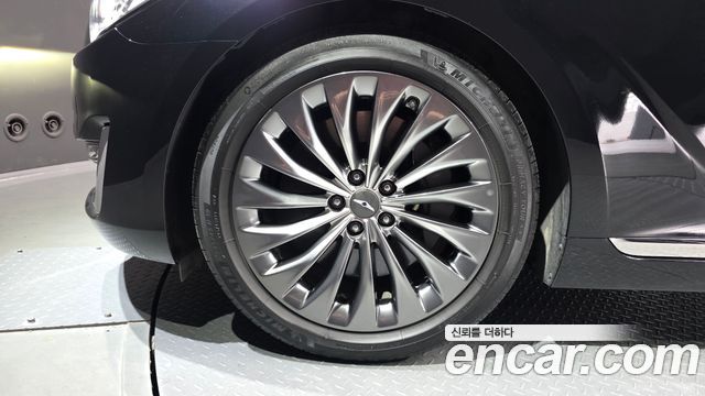 Genesis EQ900 5.0 GDI AWD Prestige 2016 — фото 5