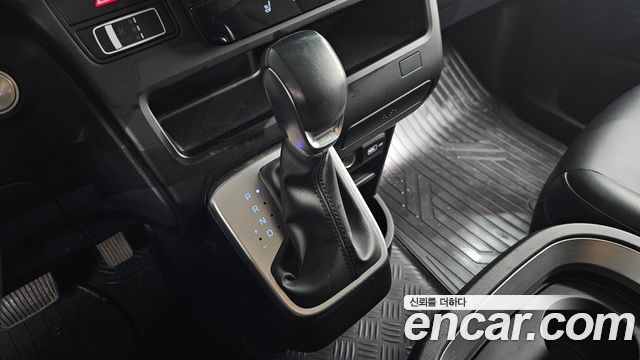 Hyundai Staria Cargo 5-Seater Modern 2022 — фото 9