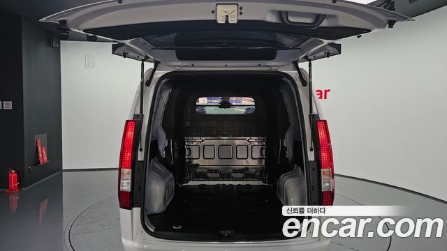 Hyundai Staria Cargo 5-Seater Modern 2022 — фото 30