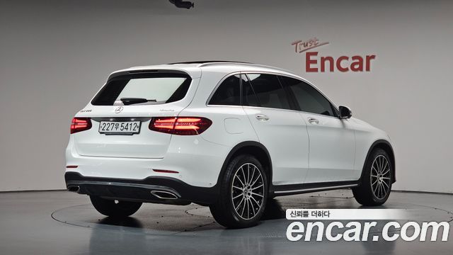 Mercedes-Benz GLC-Class (X253) GLC300 4MATIC AMG Line 2019 — фото 2