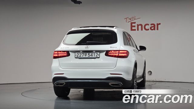 Mercedes-Benz GLC-Class (X253) GLC300 4MATIC AMG Line 2019 — фото 4