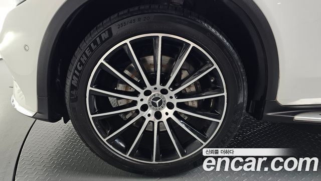 Mercedes-Benz GLC-Class (X253) GLC300 4MATIC AMG Line 2019 — фото 5
