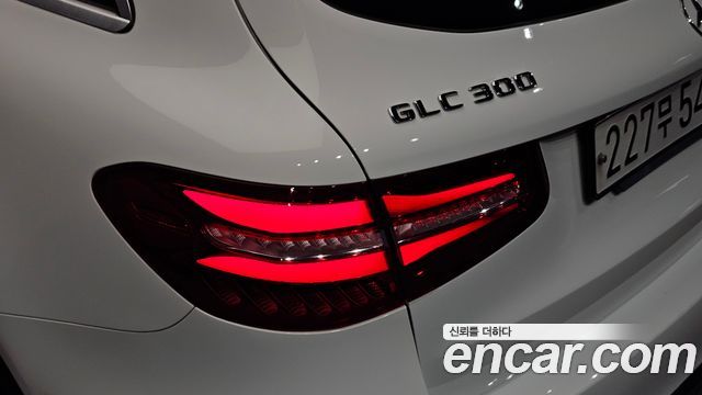 Mercedes-Benz GLC-Class (X253) GLC300 4MATIC AMG Line 2019 — фото 23