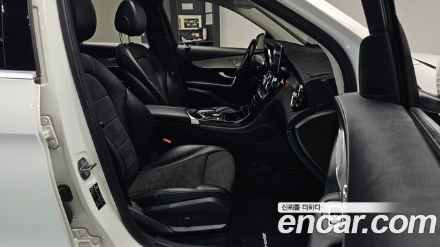 Mercedes-Benz GLC-Class (X253) GLC300 4MATIC AMG Line 2019 — фото 26