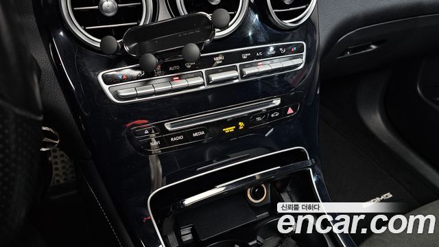 Mercedes-Benz GLC-Class (X253) GLC300 4MATIC AMG Line 2019 — фото 31