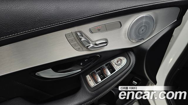 Mercedes-Benz GLC-Class (X253) GLC300 4MATIC AMG Line 2019 — фото 35