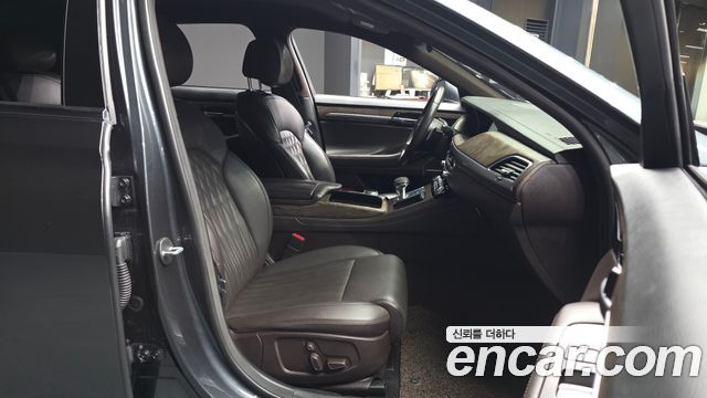 Genesis G90 3.8 AWD Luxury 2019 — фото 11