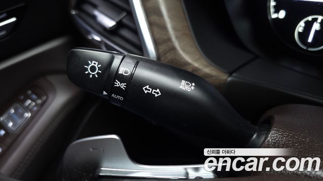 Genesis G90 3.8 AWD Luxury 2019 — фото 20