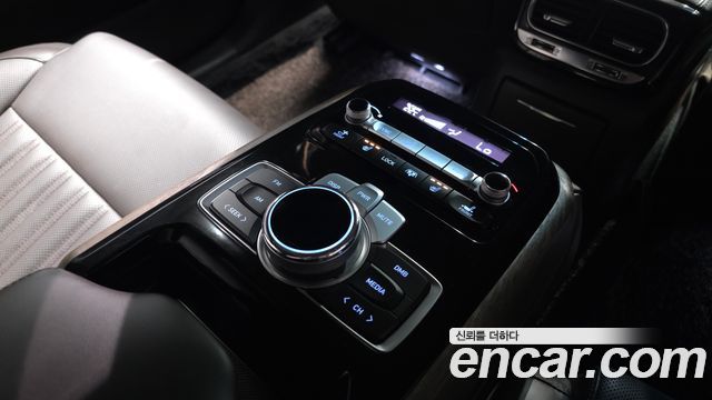 Genesis G90 3.8 AWD Luxury 2019 — фото 30