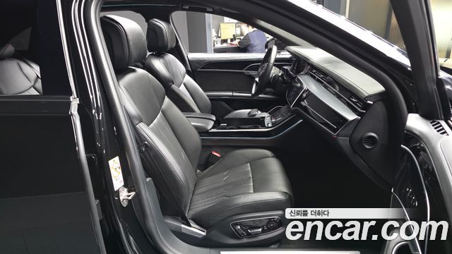 Audi A8 (D5) 55 TFSI Quattro LWB 2021 — фото 15